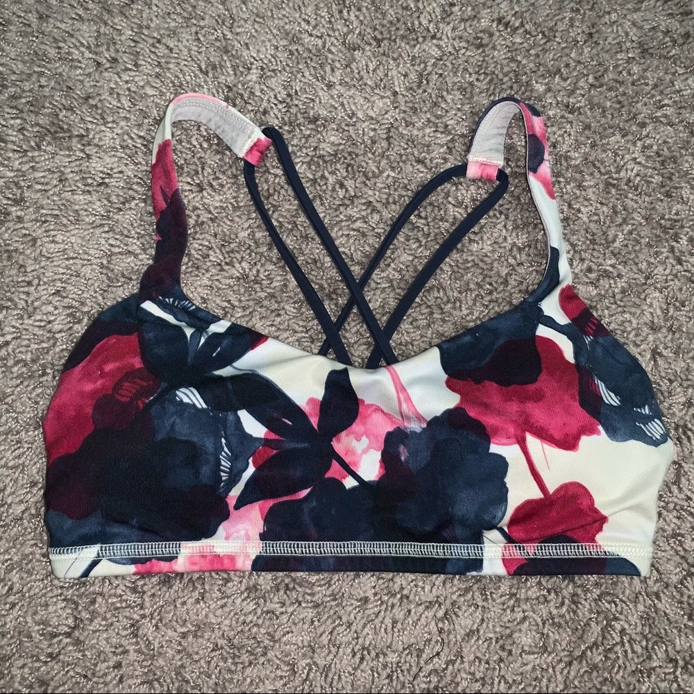Lululemon free to be sports bra